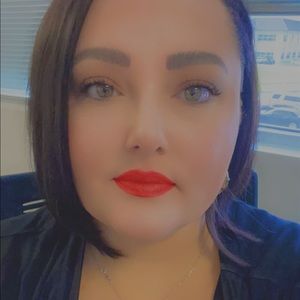 Meet your Posher, Stacie